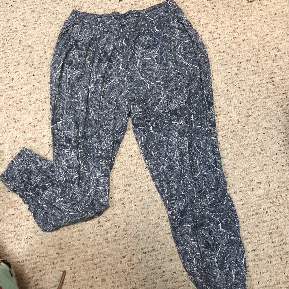 Sweatpants joggers with a pattern